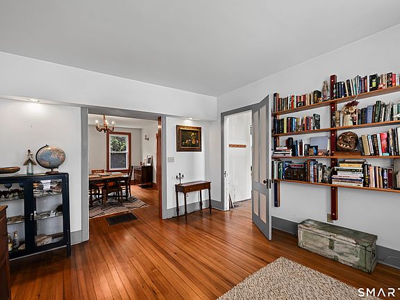 4th image of 117 Greenwoods Road East