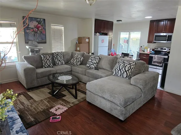 29484 Riverside Dr, Lake Elsinore, CA 92530