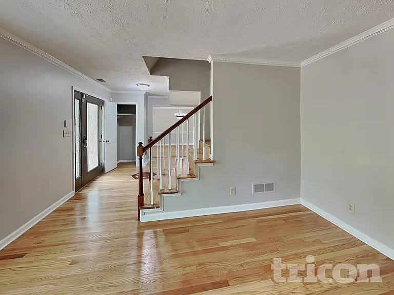 100 Creekwood Ct — Photo 14