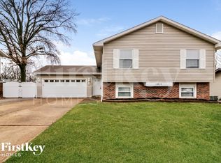 1411 Ticonderoga Dr, Saint Peters, MO 63376