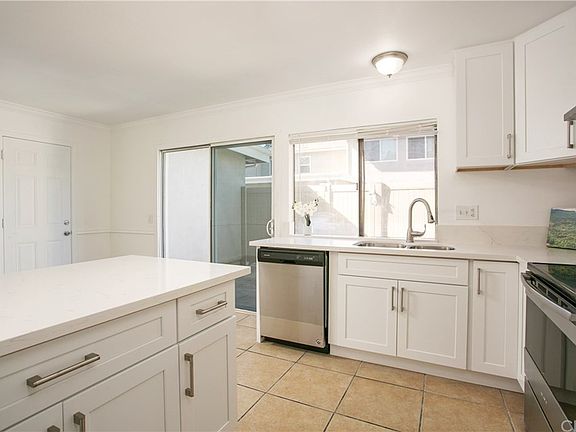 4th image of 2715 W Northwood #75