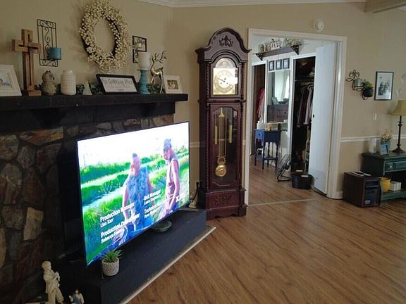 5th image of 6738 Peacock Rd