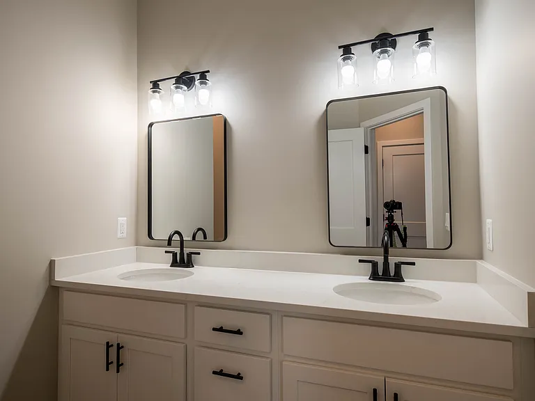 Second Floor Full Bathroom