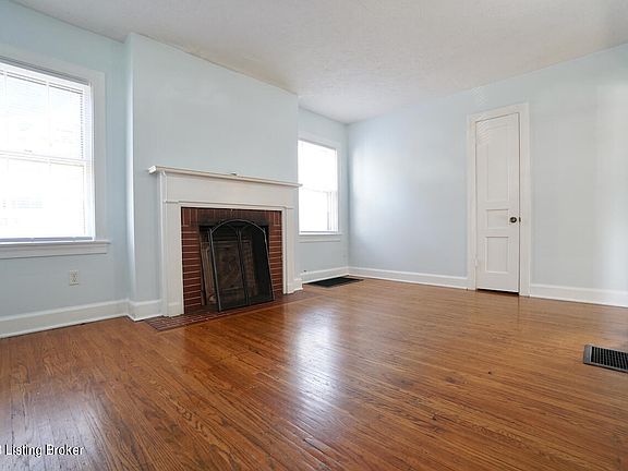 3rd image of 2404 Bradley Ave