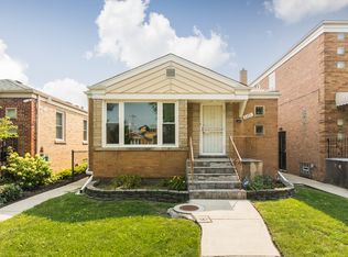 6205 N Harding Ave, Chicago, IL 60659