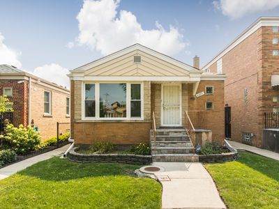 6205 N Harding Ave, Chicago, IL, 60659