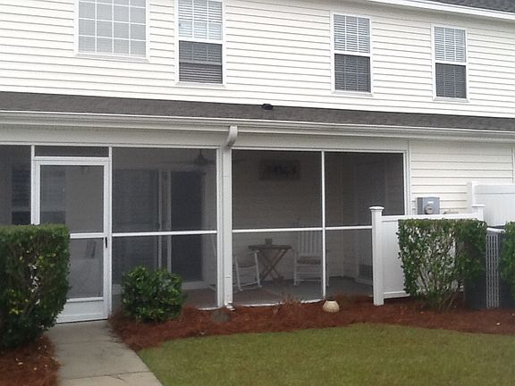 Screened  rear porch