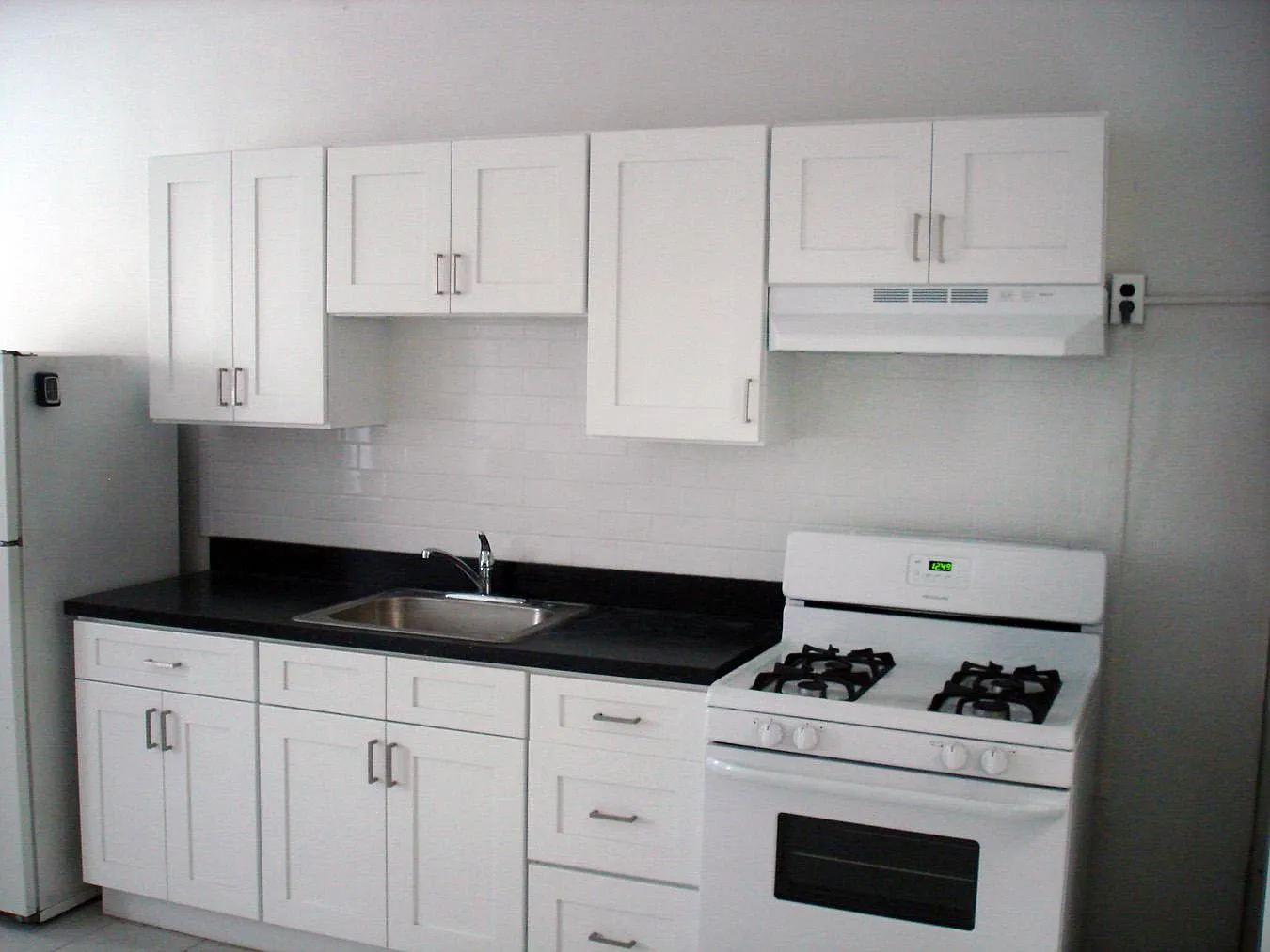 2 bed, 2500 sqft, $3,000 — Photo 2