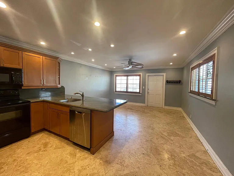 4050 NE 12th Ter #31-2 — Photo 4