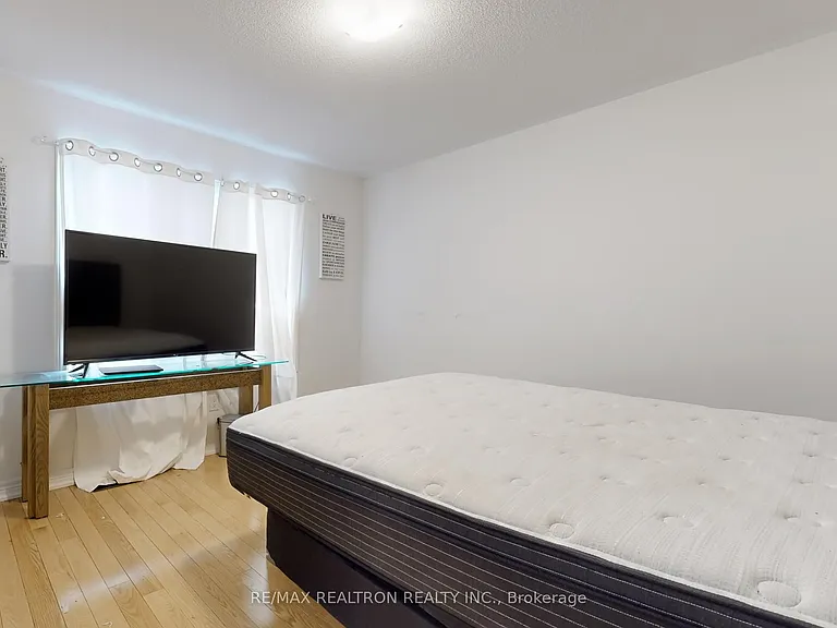 22 Pietrowski Dr #UPPER — Photo 39