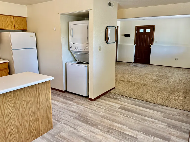 514 E Harney St #D — Photo 8