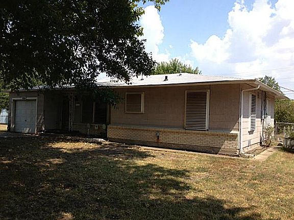 3rd image of 335 Wilton Dr