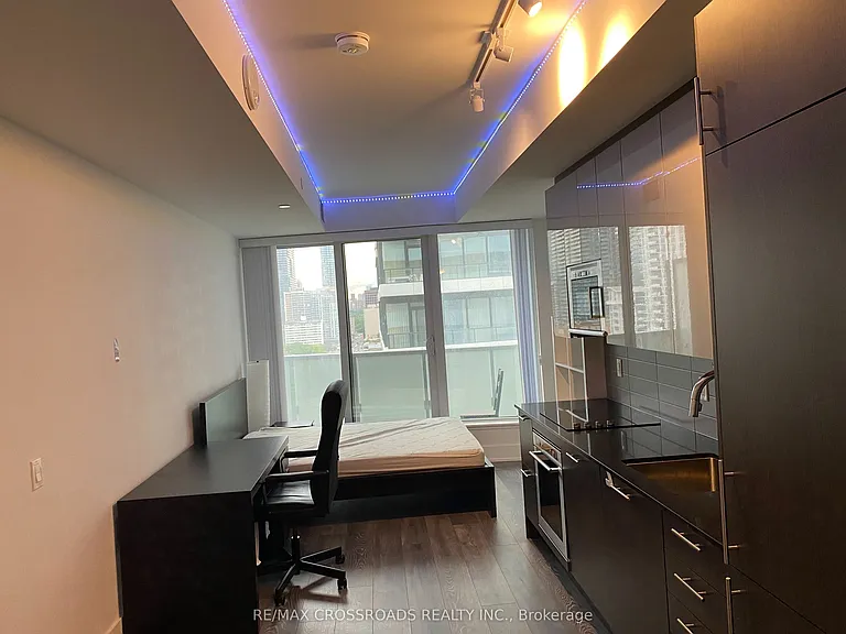 403 Church St #1906 — Photo 10