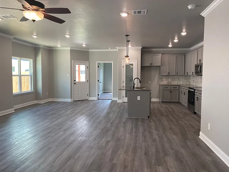 1615 Black Kettle Trl — Photo 4