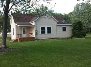 105 E Jackson St, Toledo, IL 62468