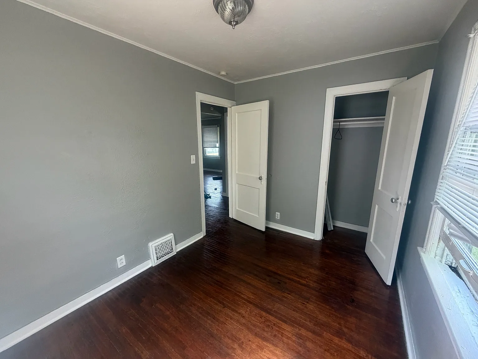 2 bed, 720 sqft, $1,250 — Photo 3