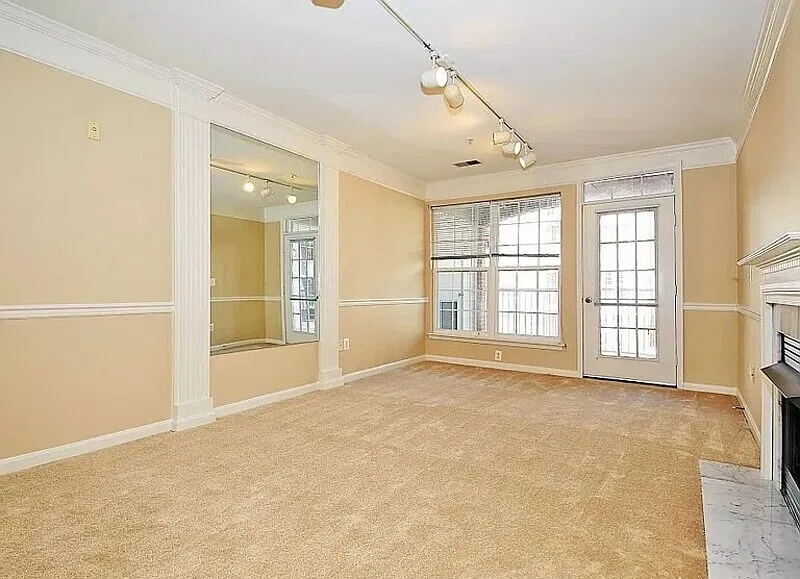 2 bed, 2.0 bath, 1185 sqft, $1,704 — Photo 2
