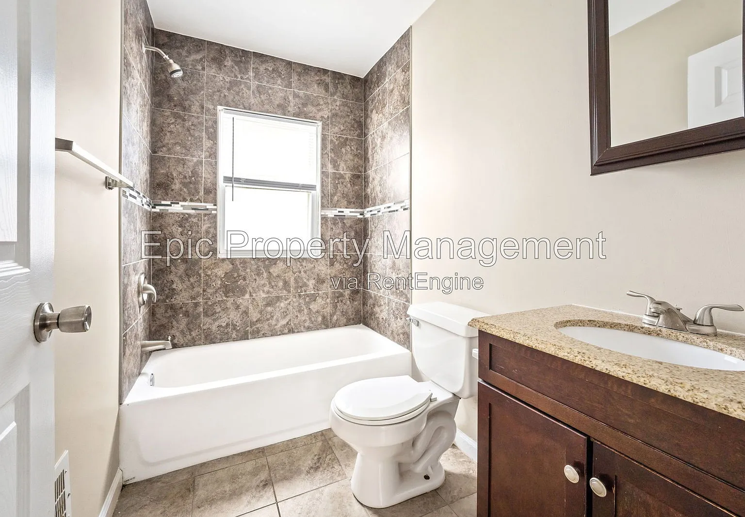 3 bed, 1.0 bath, 848 sqft, $1,745 — Photo 4