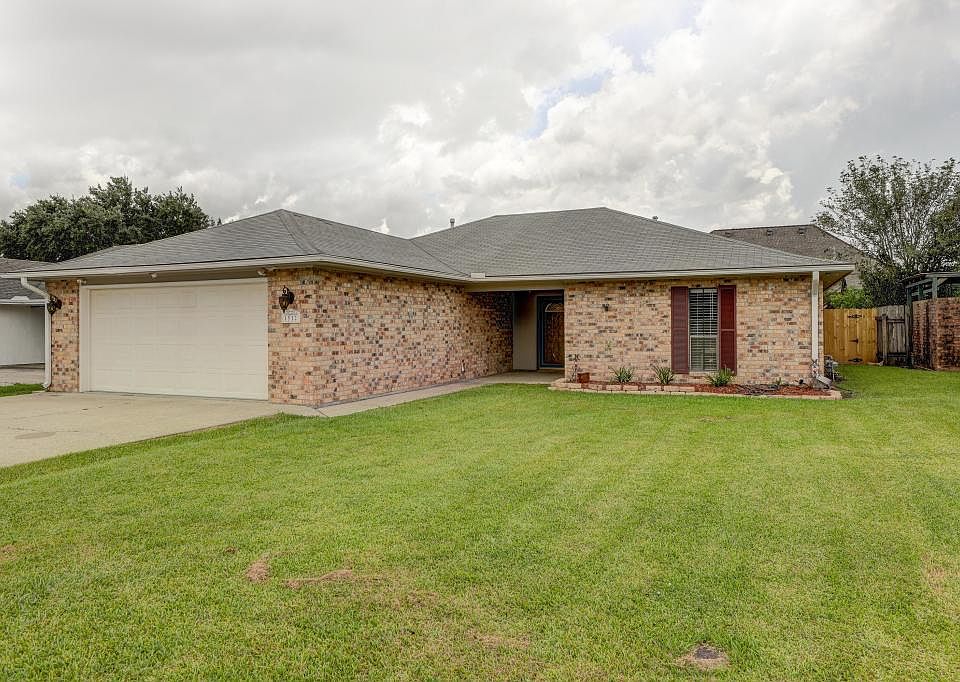 1st image of 1512 Hickory Dr