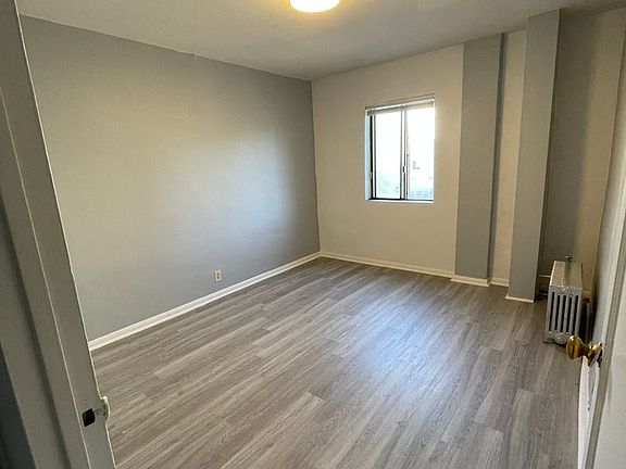 3rd image of 3553 N Oakland Ave #315