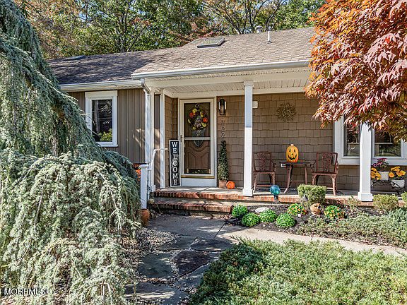 2nd image of 722 Coolidge Avenue