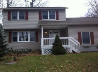 5922 Sugarbush Dr, Tully, NY 13159