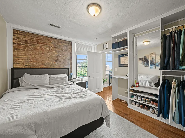 194 Athens St #C — Photo 6