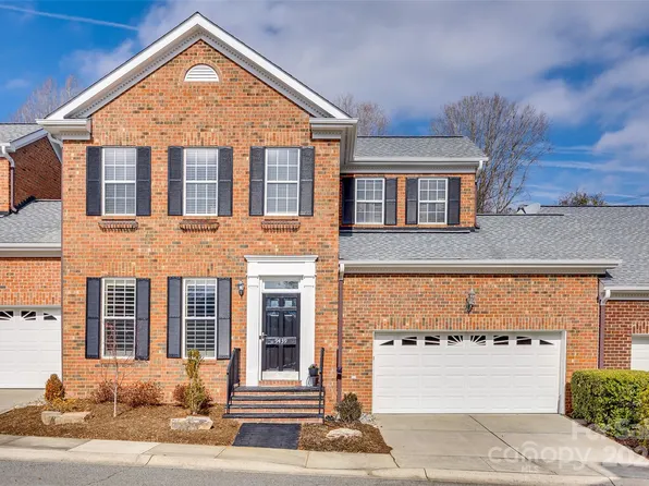 9439 Bonnie Briar Cir, Charlotte, NC 28277