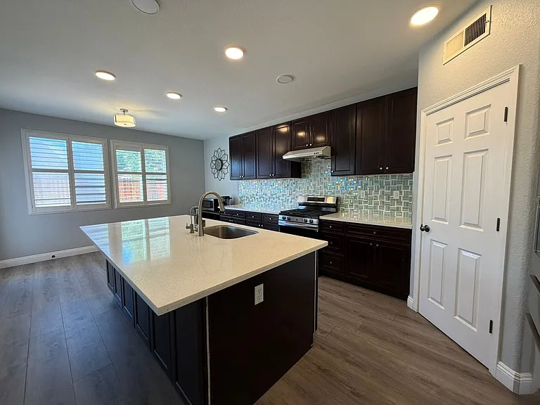 5418 Halas Ct — Photo 40