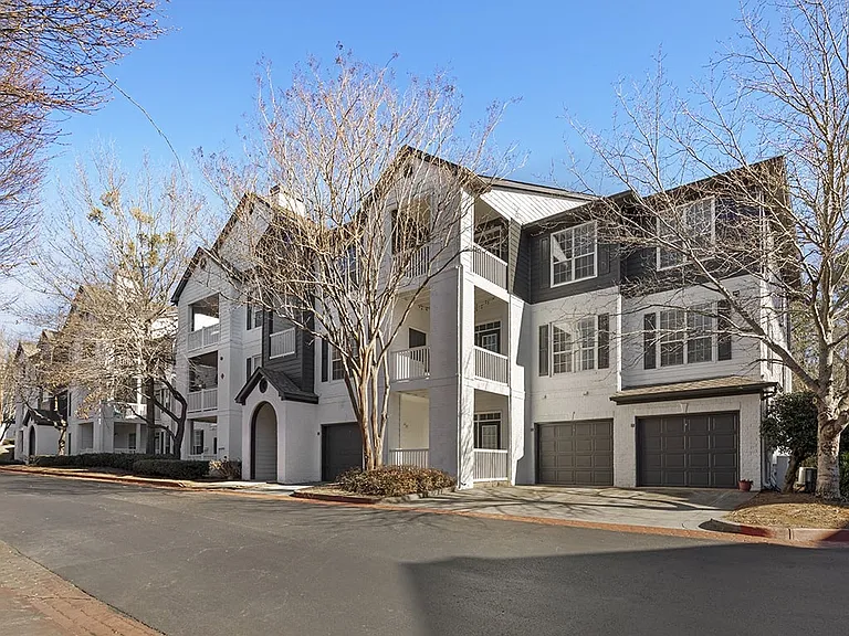 Bell Alpharetta — Photo 38
