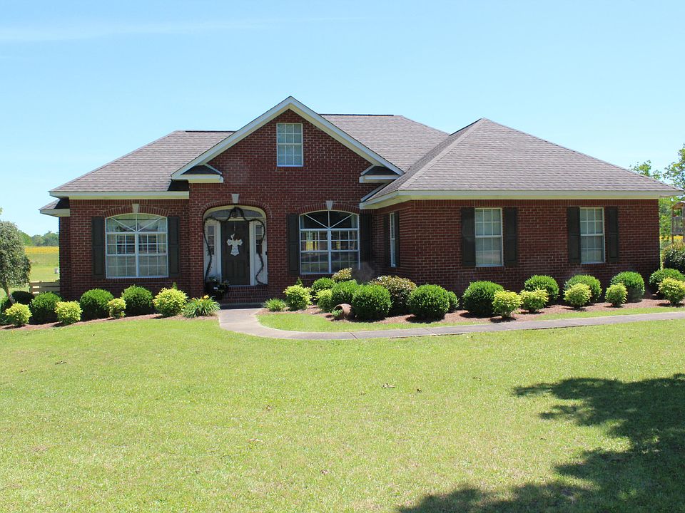 1st image of 135 McKay Dr