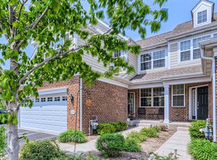 1239 Falcon Ridge Dr, Elgin, IL 60124