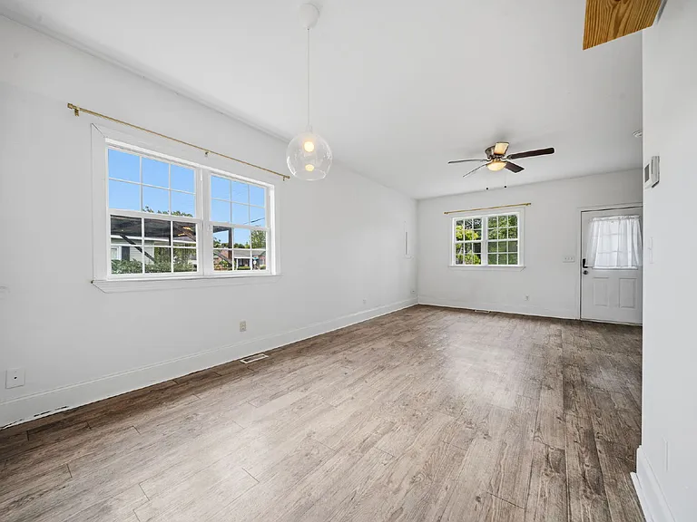 1109 Orange St — Photo 16