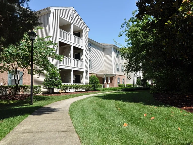 Shorewood Cove — Photo 1