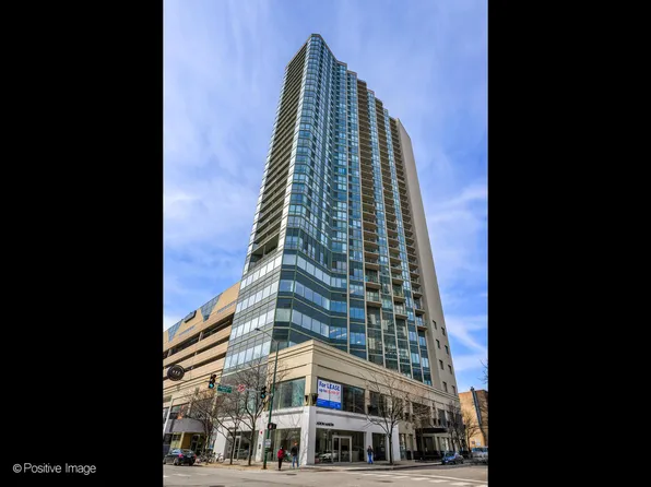 111 W Maple St APT 1712, Chicago, IL 60610