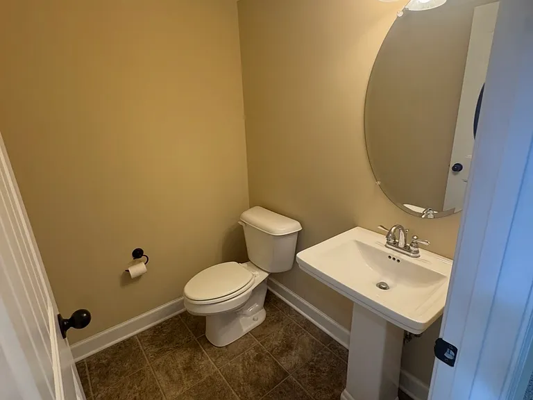 111 Castanet Ct — Photo 8