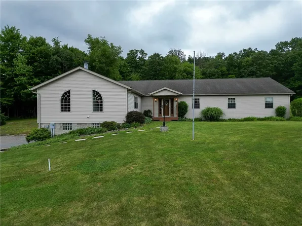 769 Forest Dr, Clarion, PA 16214