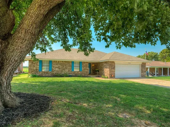 706 Oak Creek Dr, Yukon, OK 73099