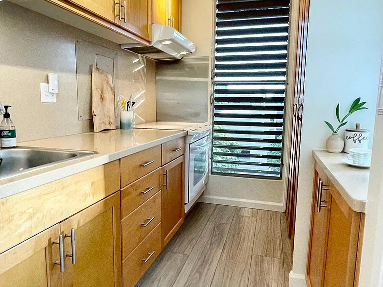 1556 Piikoi St #506 — Photo 3