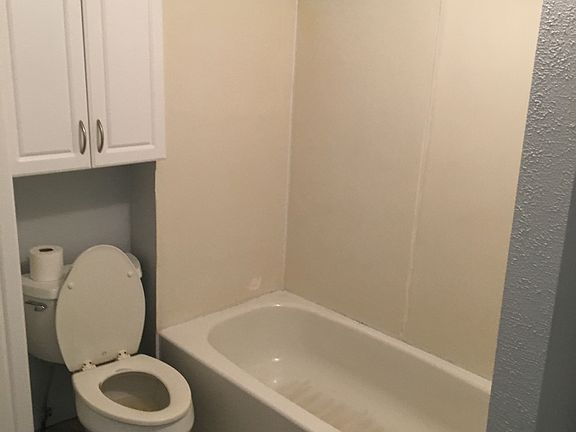 3rd image of 315 E Pace Ave