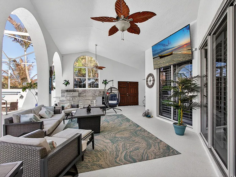 8075 SE Governors Way — Photo 29