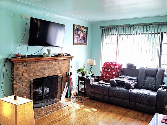 3rd image of 9555 Decatur St