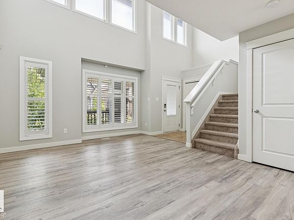 5th image of 4058 Morrison Way NW