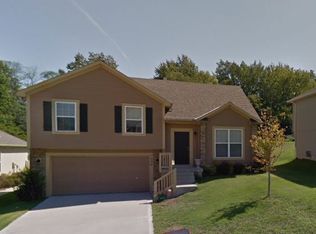 504 NW Fox Hollow Ln, Blue Springs, MO 64015