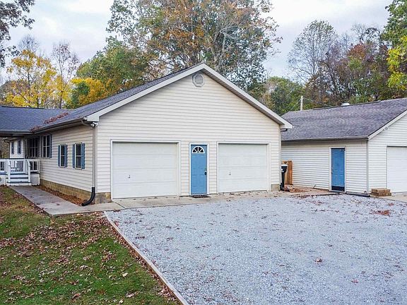 2nd image of 27 Sycamore Dr