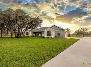 380 Escalera Ranch Rd, Victoria, TX 77905
