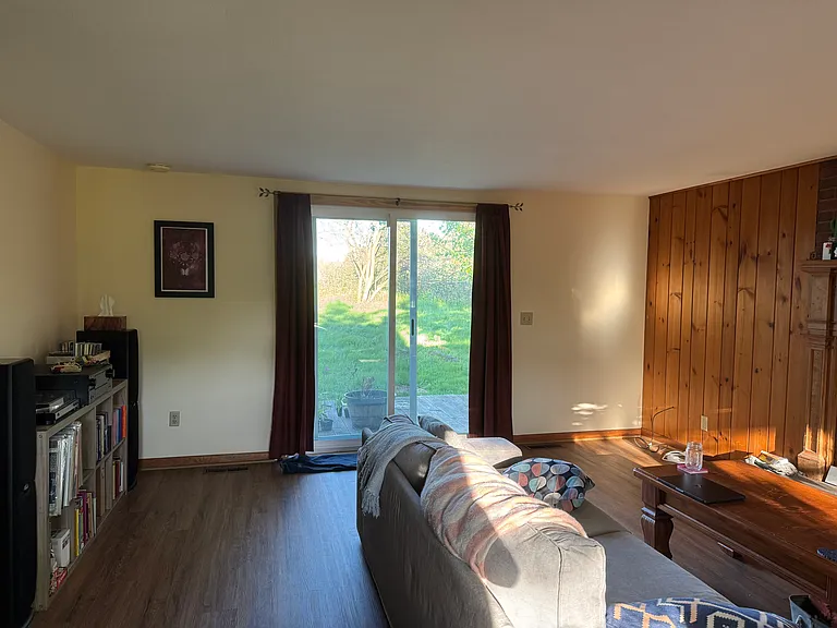 271 N Applegate Rd — Photo 6