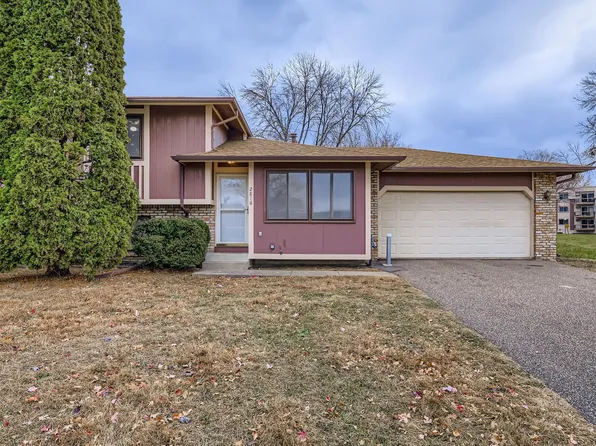 2816 Hillsboro Ave N, New Hope, MN 55427