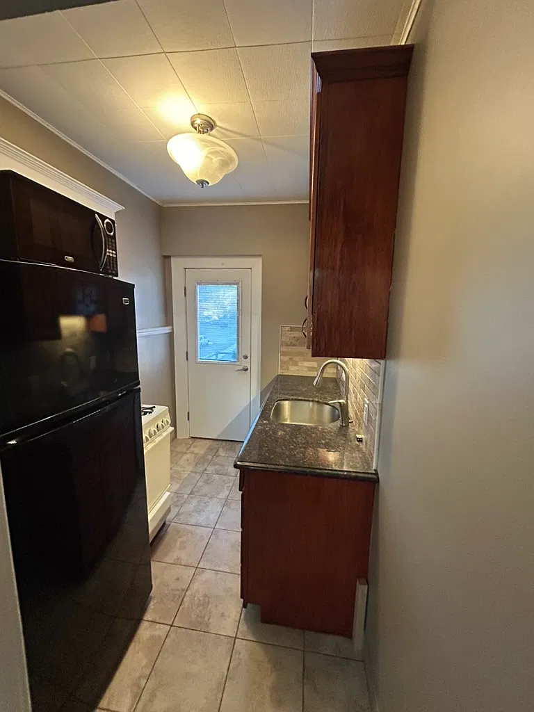 Studio, 500 sqft, $800 — Photo 4