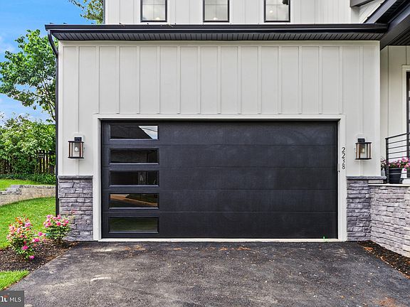 5th image of 2238 Highland Ave